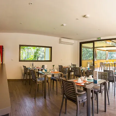 מלון Corniche Du Liouquet