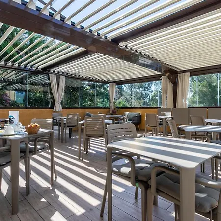 מלון Corniche Du Liouquet