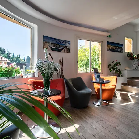 מלון Corniche Du Liouquet