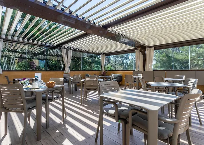 Отель Corniche Du Liouquet